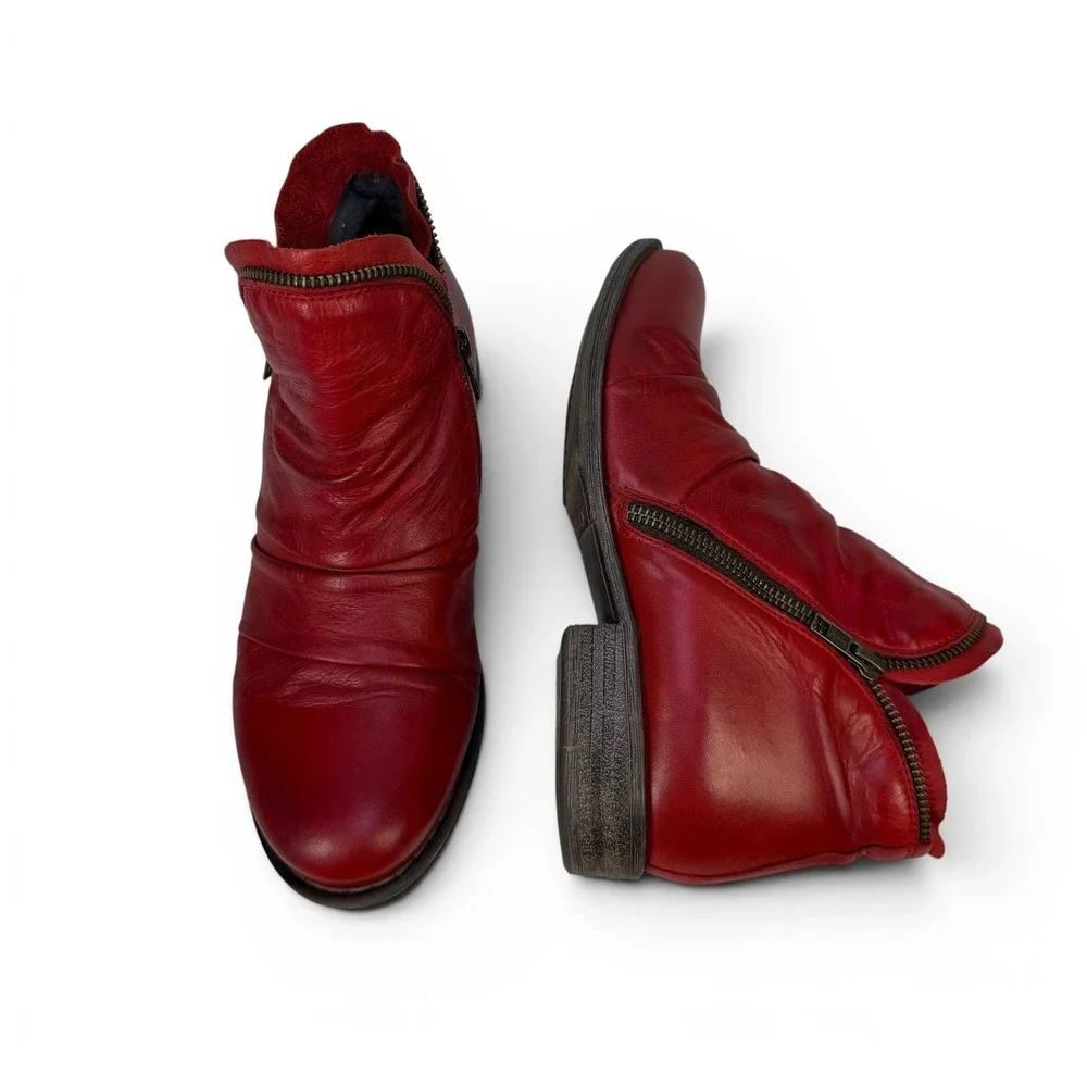 Miz Mooz Luna Ankle Boots Womens 8.5 Red Antique Leather Ruched Zippers‎